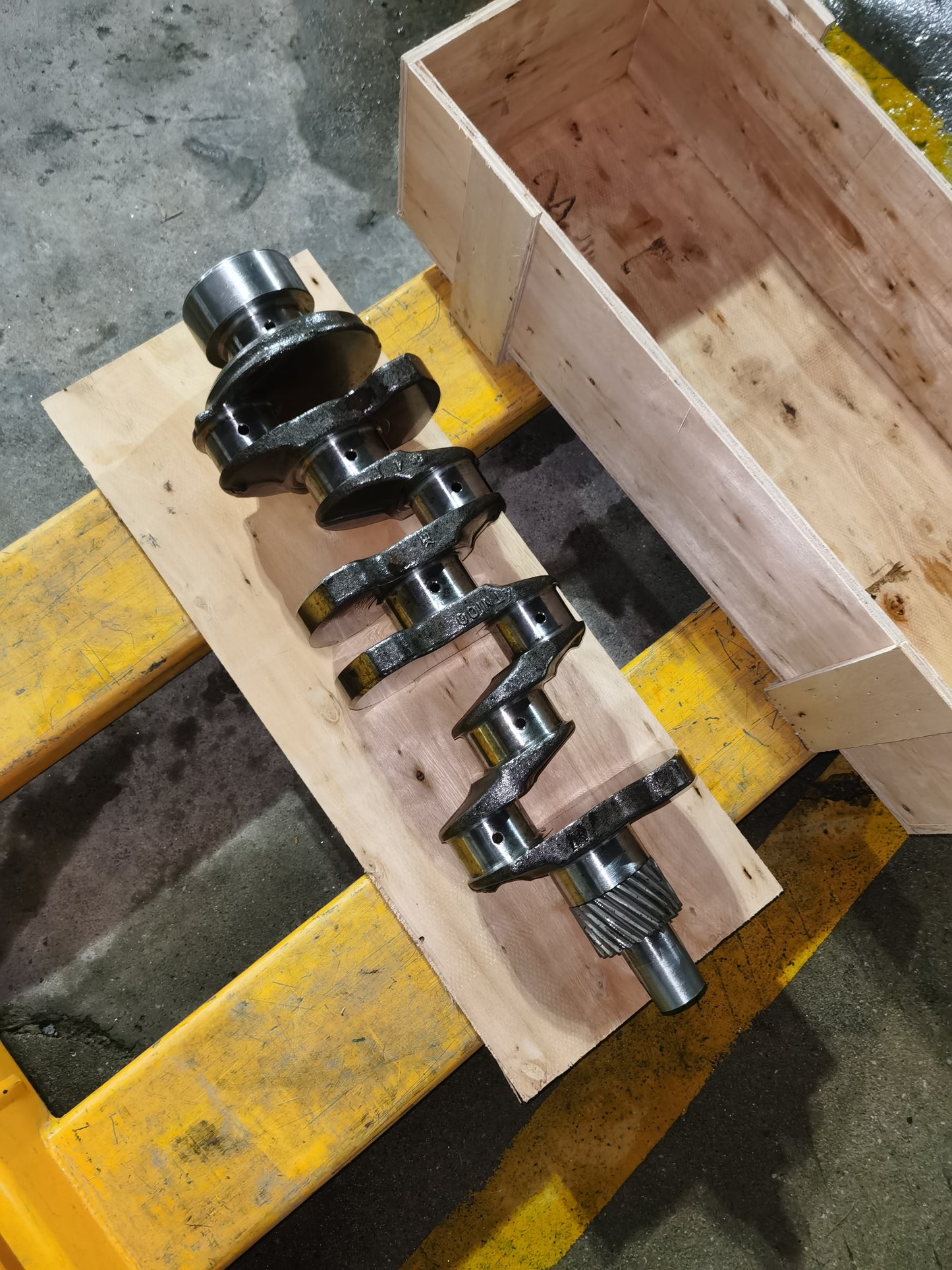 YANMAR 4LHA Crankshaft Assy 719184-21700
