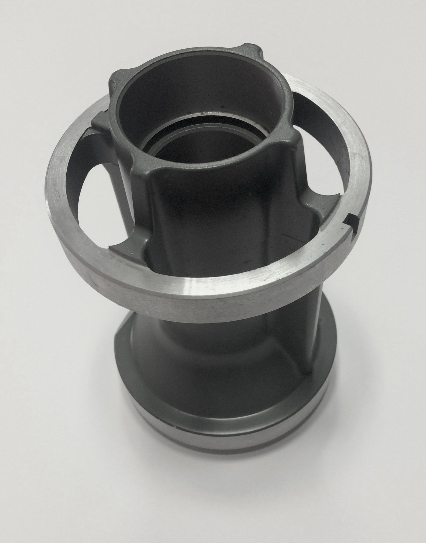 Housing bearing lower Yamaha F115 / F100 / F95 / F90 / F80 / F 75 6E5-45332-00-94