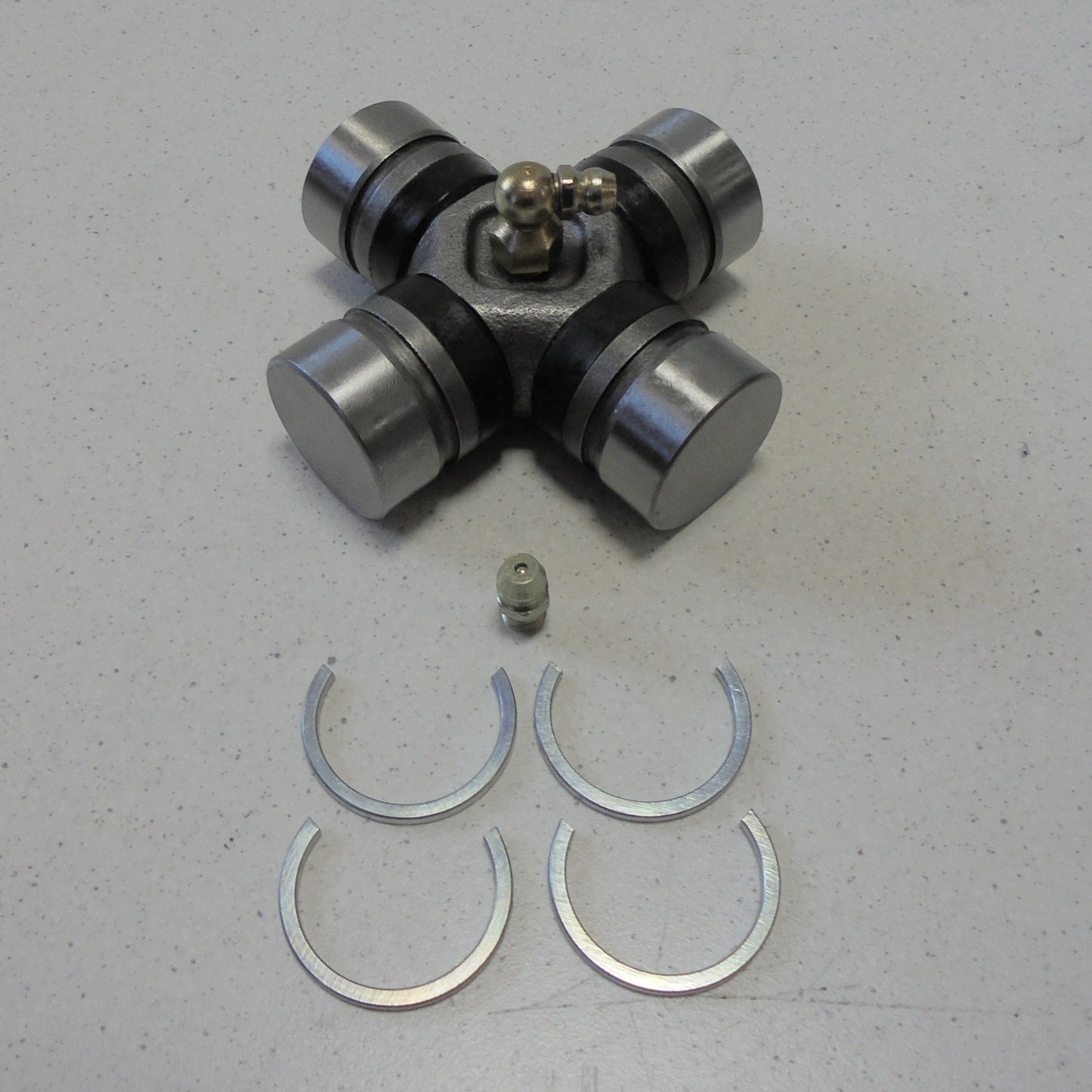 U-Joint Heavy Duty OMC Cobra & King Cobra Sterndrives 1990 & UP (internal lock rings) # OEM 915717, 3850812