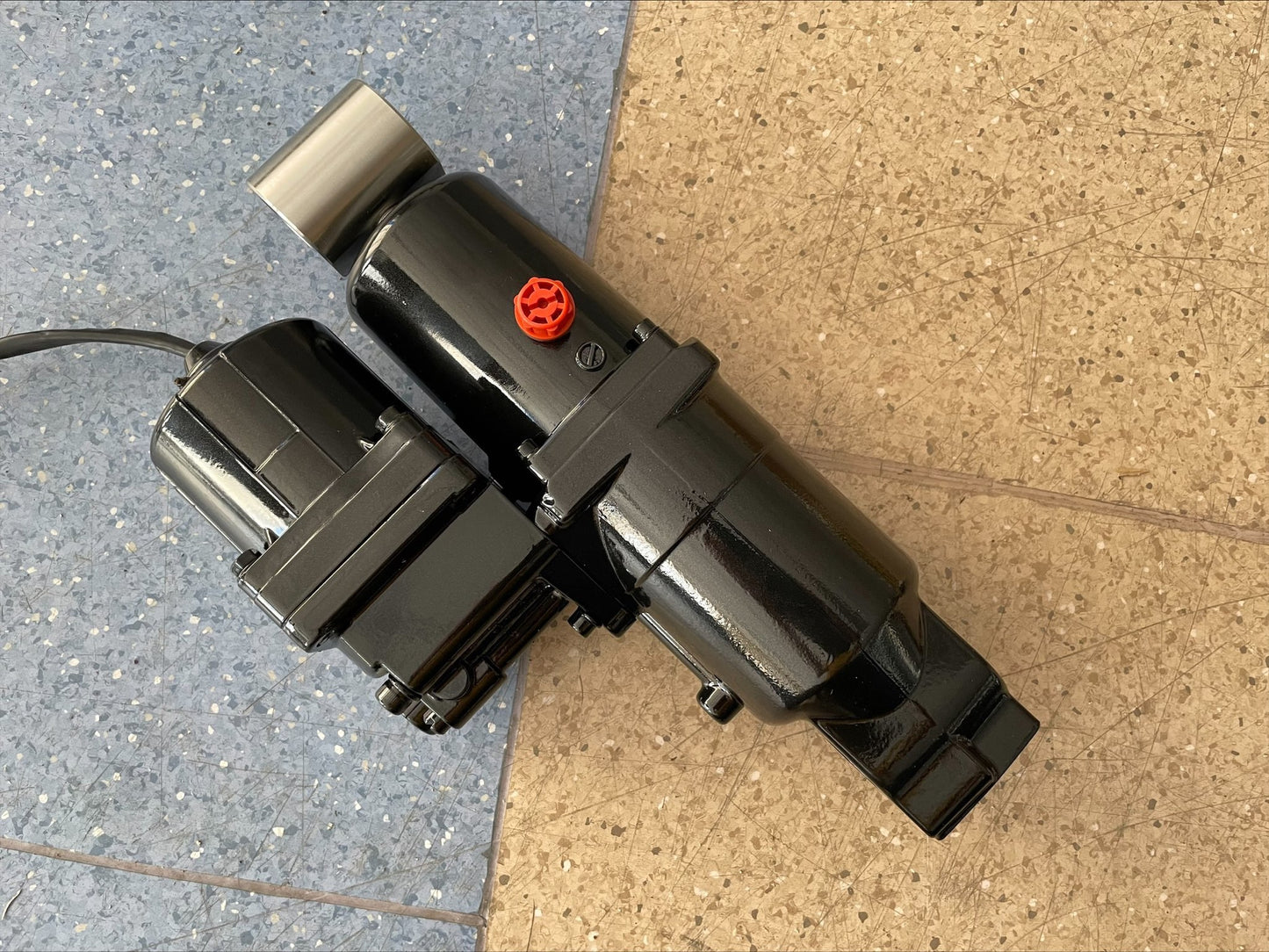 SUZUKI DF60 DF70 DF90 DF100 DF100A DF115 DF115A DF140A Power Trim Assy 48000-90J35-000