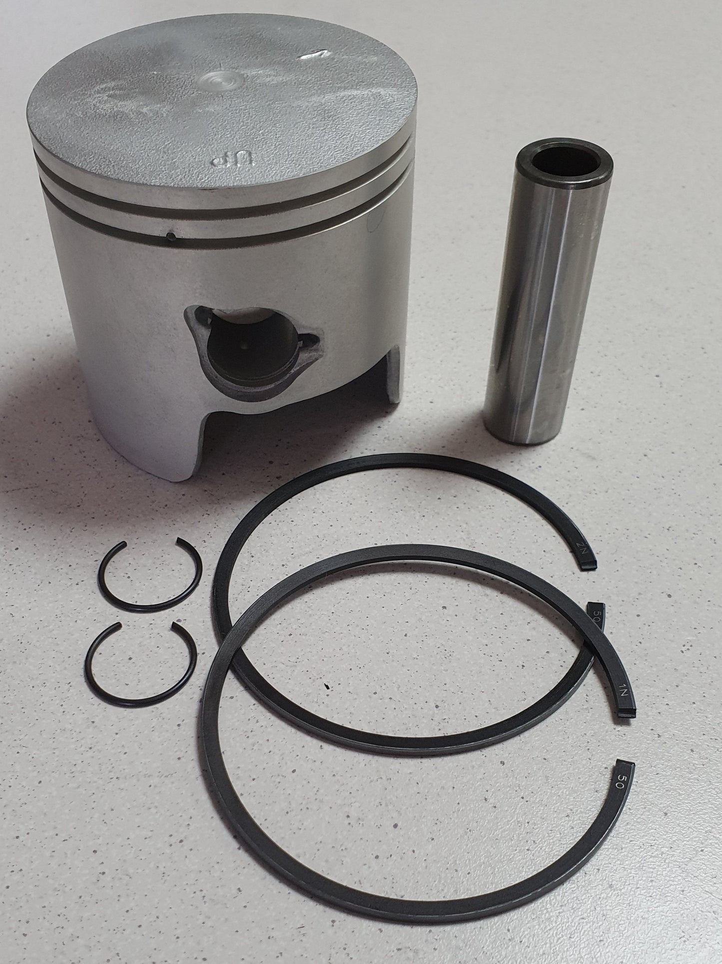 Piston kit Yamaha 2 stroke 90 / 85 / 80 / 75 HP 82,5 mm O/S, 6H1-11636-03-00 688-11636-03