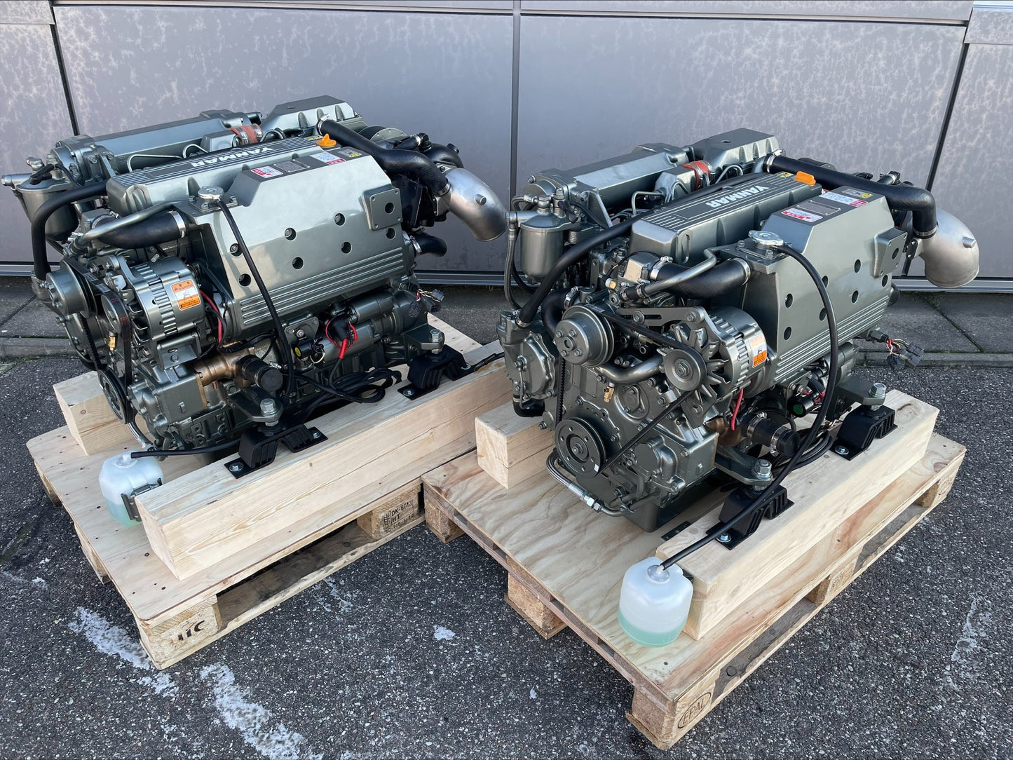 2 x YANMAR 4LH-STE 230HP at 3300RPM Bobtail