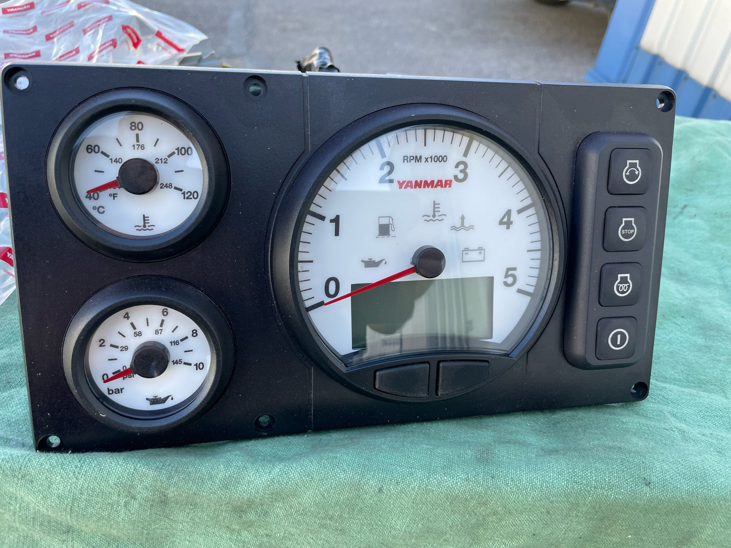 YANMAR 3JH5E - 39HP / 3000 RPM Bobtail unit