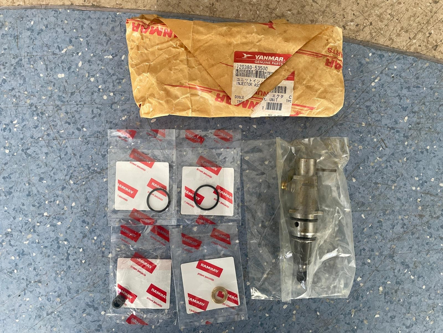 YANMAR D36 Injector Assy - Brand New genuine 720380-53500