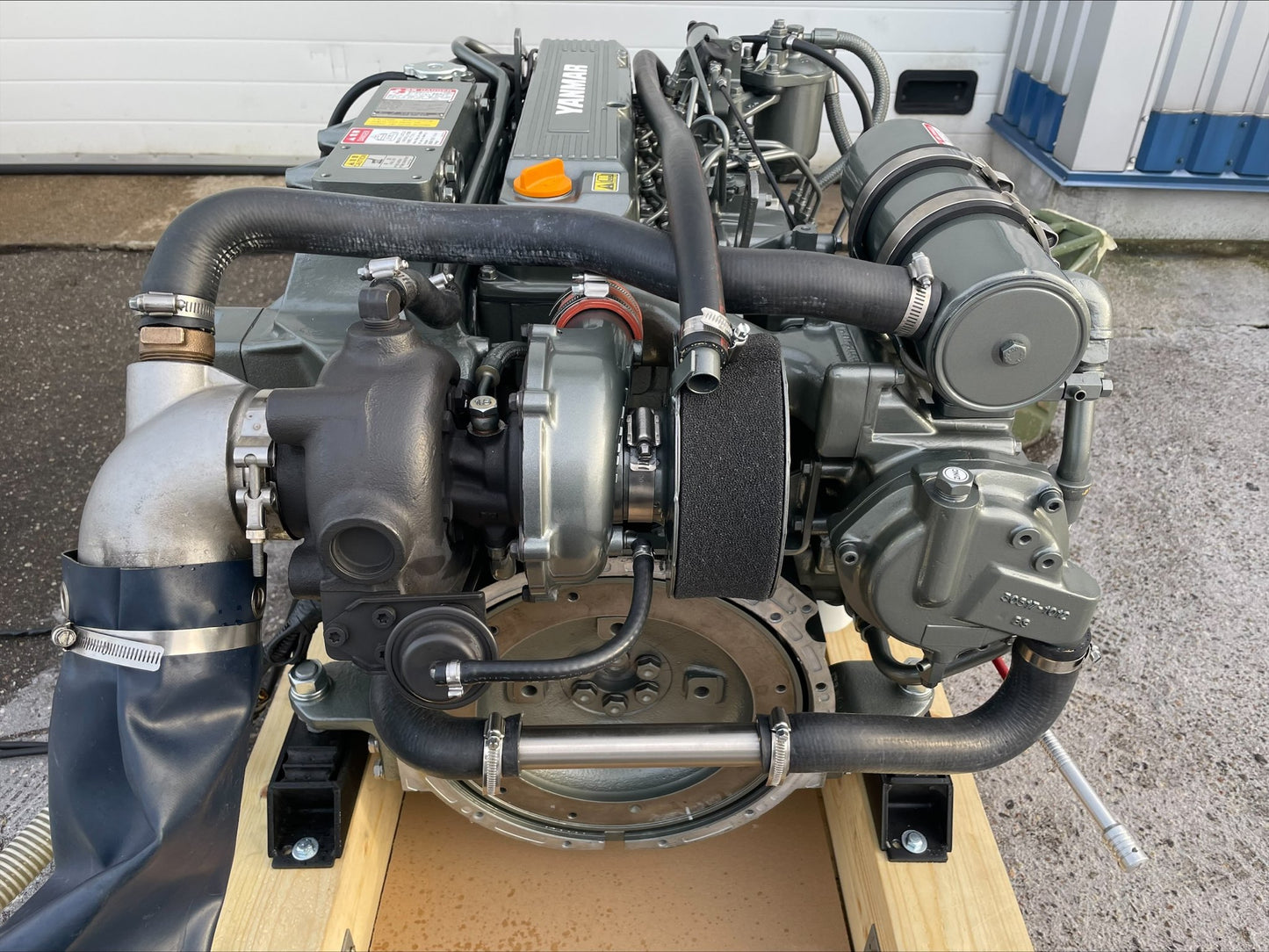 2 x YANMAR 4LHA-STP 240HP at 3300RPM Bobtail