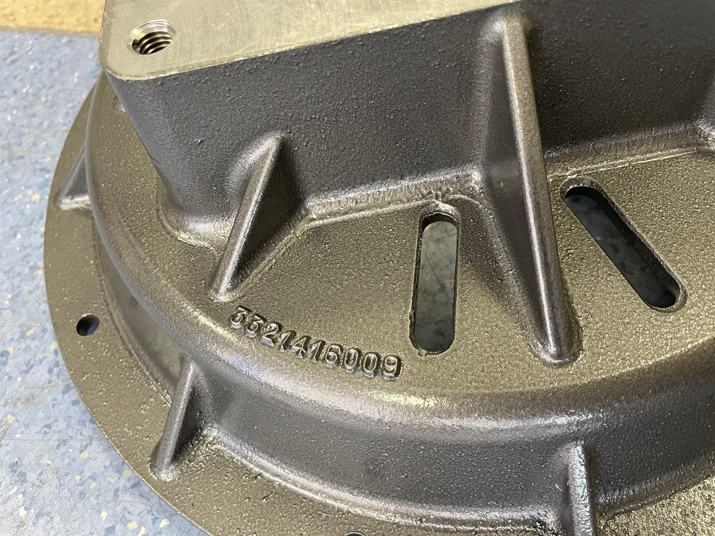 YANMAR SD60-5 FLANGE ASSY, SAE#5 - 196460-02110