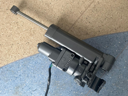 YAMAHA F40 F30 F25 POWER TRIM TILT ASSY - 67C-43800-01-4D