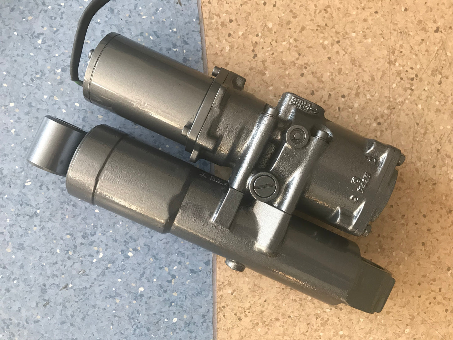 YAMAHA F50 F40 T50 2T: 40, 50, C40, C50 POWER TRIM TILT ASSY 62X-43800-02-4D