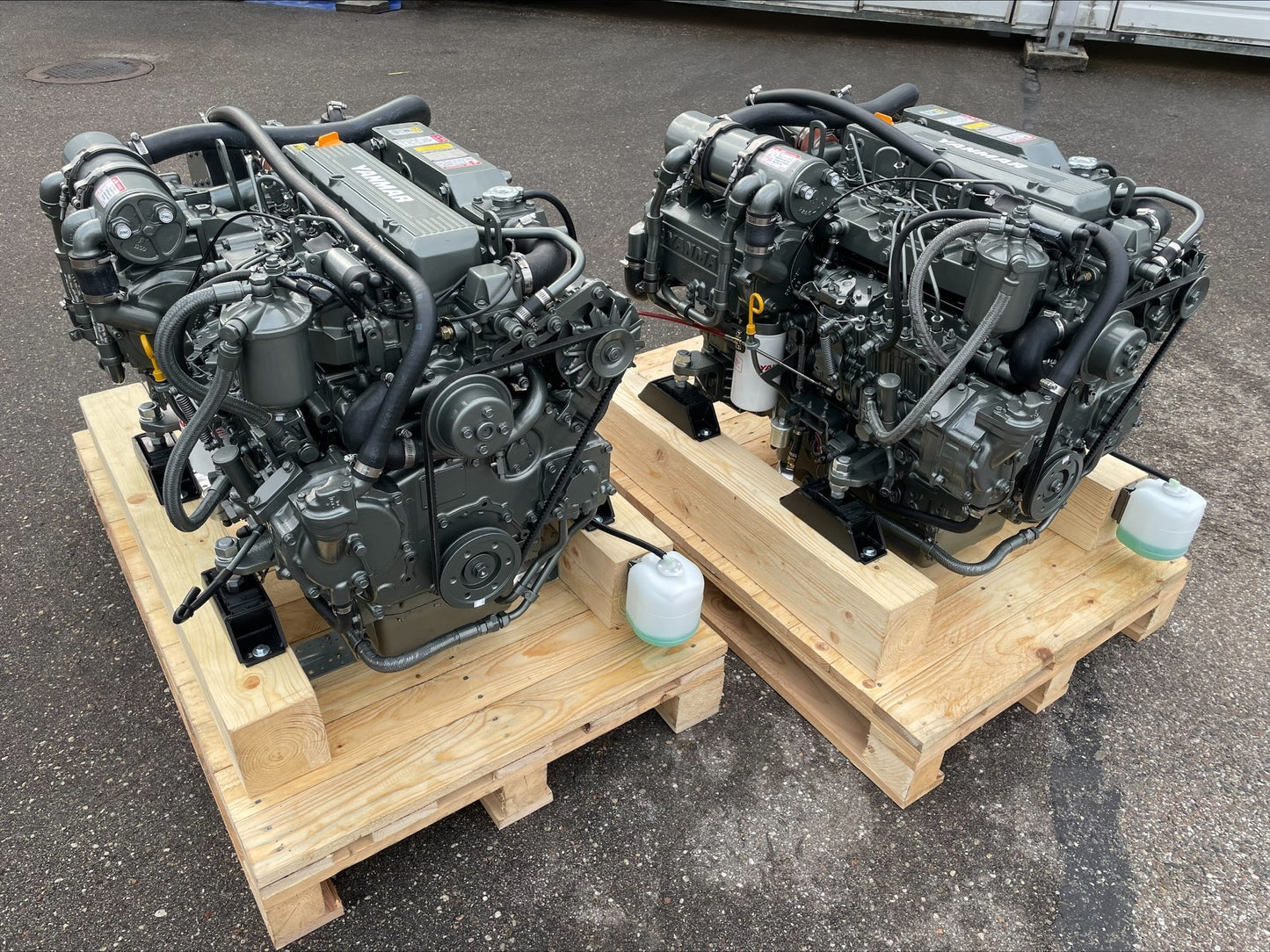 2 x YANMAR 4LHA-STP 240HP at 3300RPM Bobtail