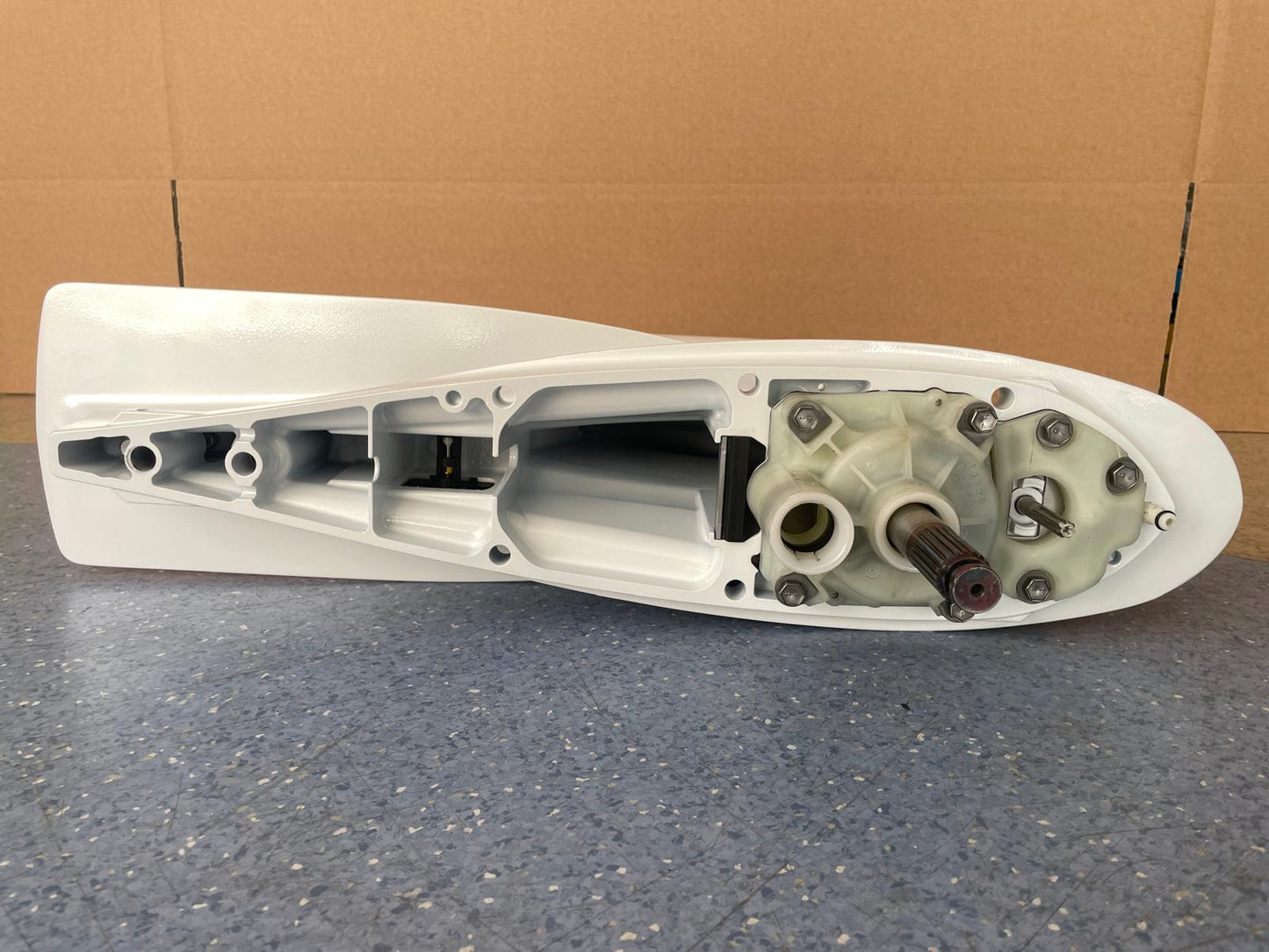 YAMAHA F300 F250 F225 Lower Unit Assy 6KB-45300-00