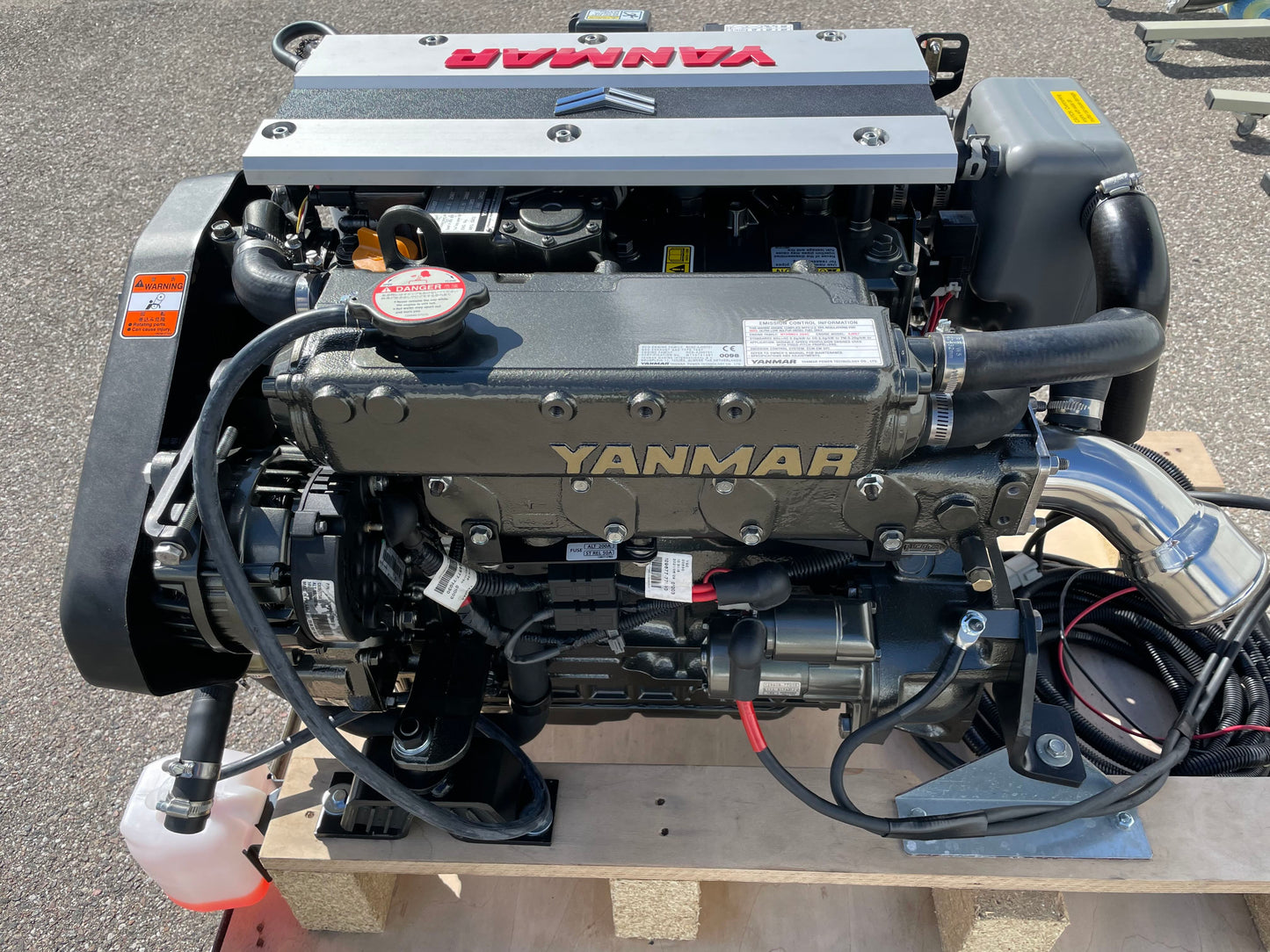 Catamaran YANMAR propulsion 2x4JH57 + 2xSD60-5 Ratio 2.23