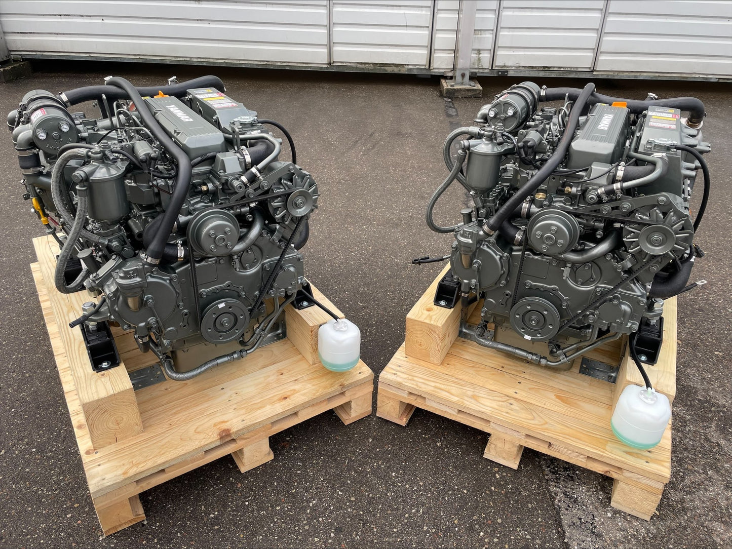 2 x YANMAR 4LHA-STP 240HP at 3300RPM Bobtail