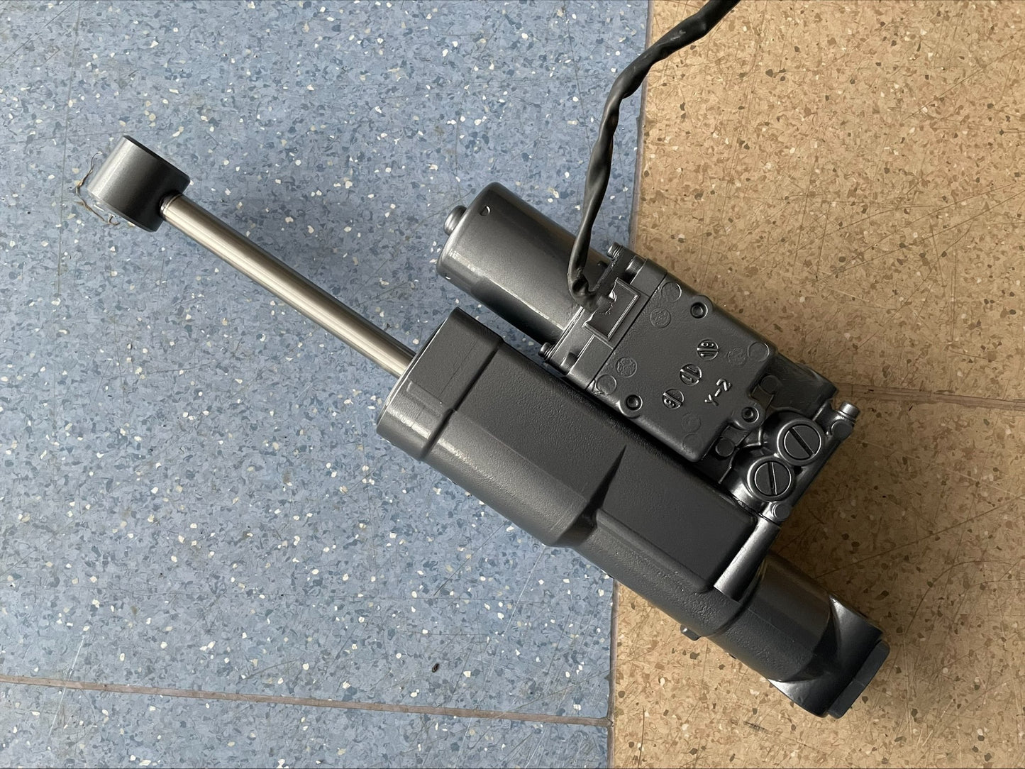 YAMAHA F75 F80 F90 F100 POWER TRIM TILT ASSY - 67F-43800-09-4D